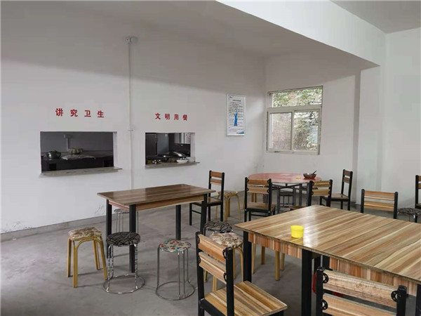 新增(zēng)建的(de)職工餐廳